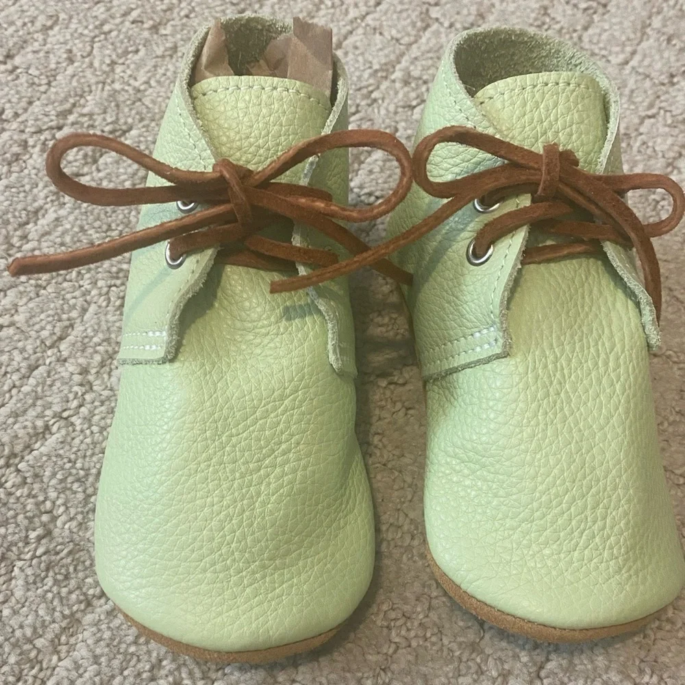 NEW Mon Petit Bright Green Leather Shoes Size 6 Brown Soft Soles Real Leather